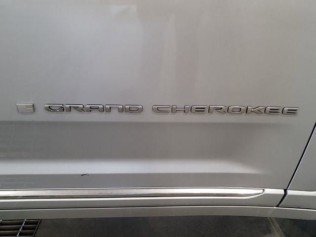 Used 2022 Jeep Grand Cherokee Summit w/ Adv Protech Group IV image 11