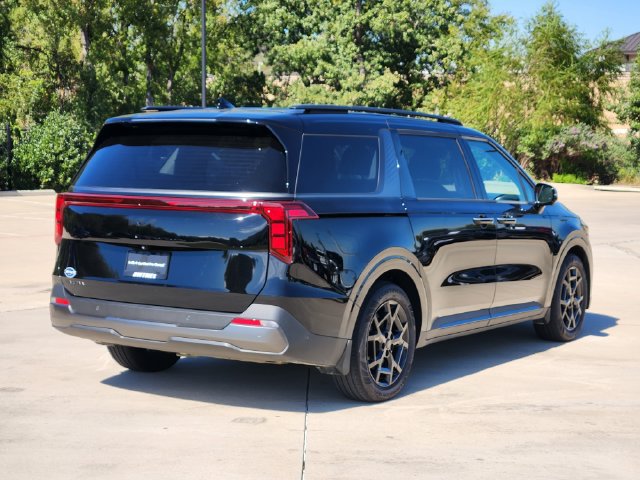 Certified 2026 Kia Carnival SX w/ SX Dark Edition Package FWD image 7