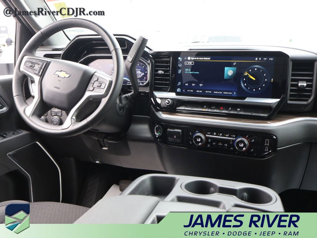 Used 2025 Chevrolet Silverado 2500 LT w/ Convenience Package image 13