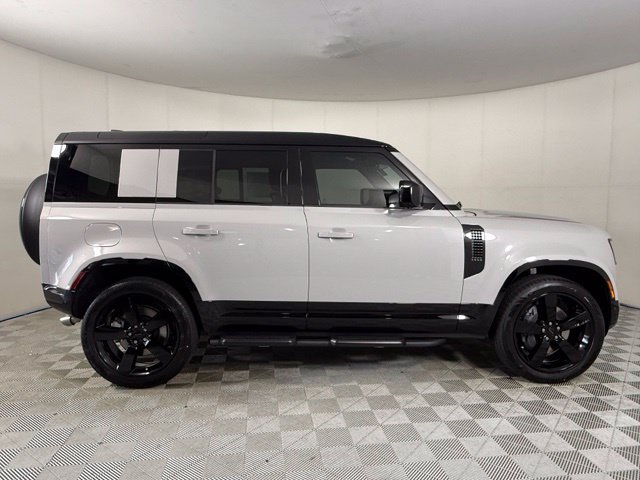 New 2026 Land Rover Defender 110 X-Dynamic SE AWD/4WD image 8