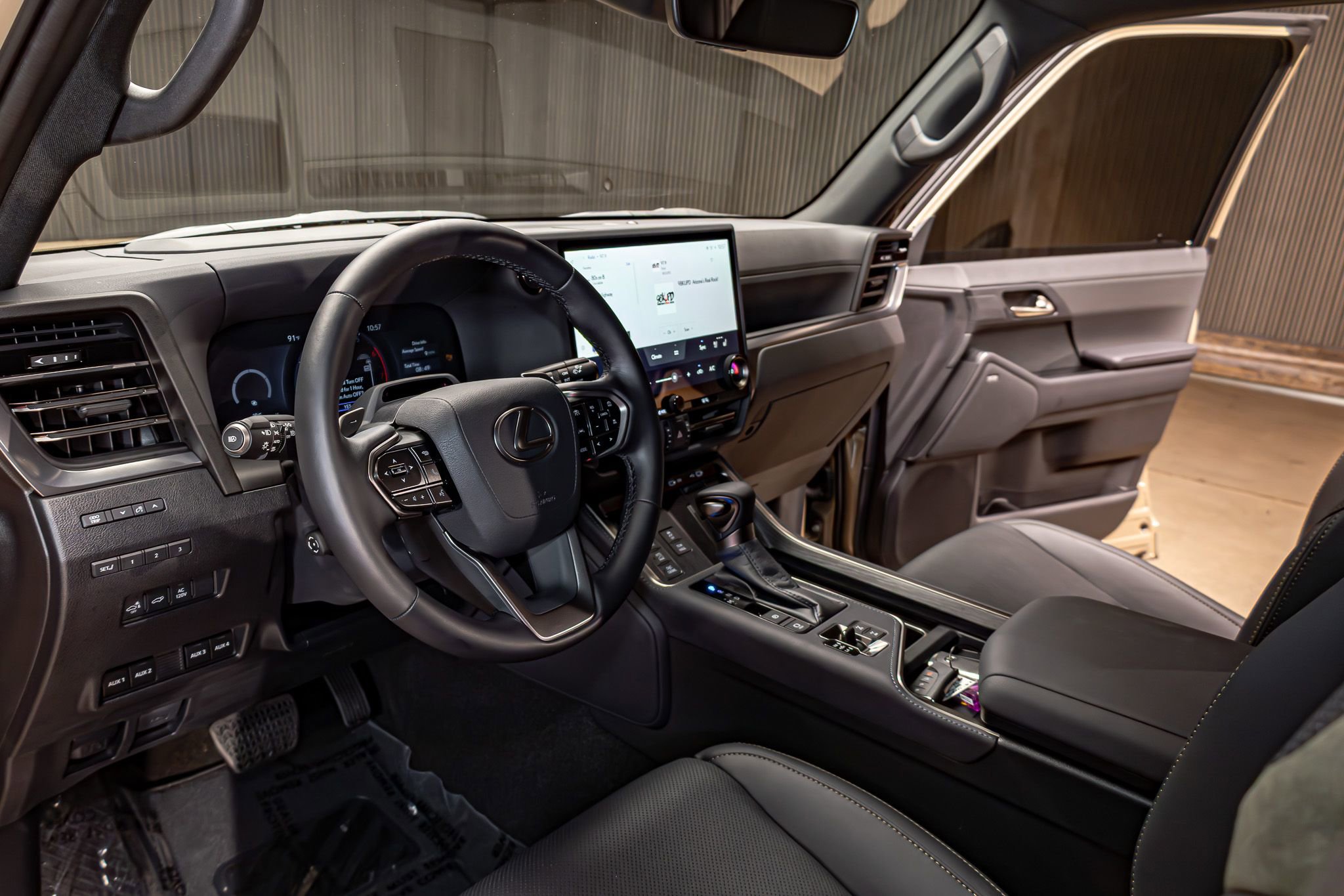 Used 2026 Lexus GX 550 w/ Accessory Package (CT) image 16