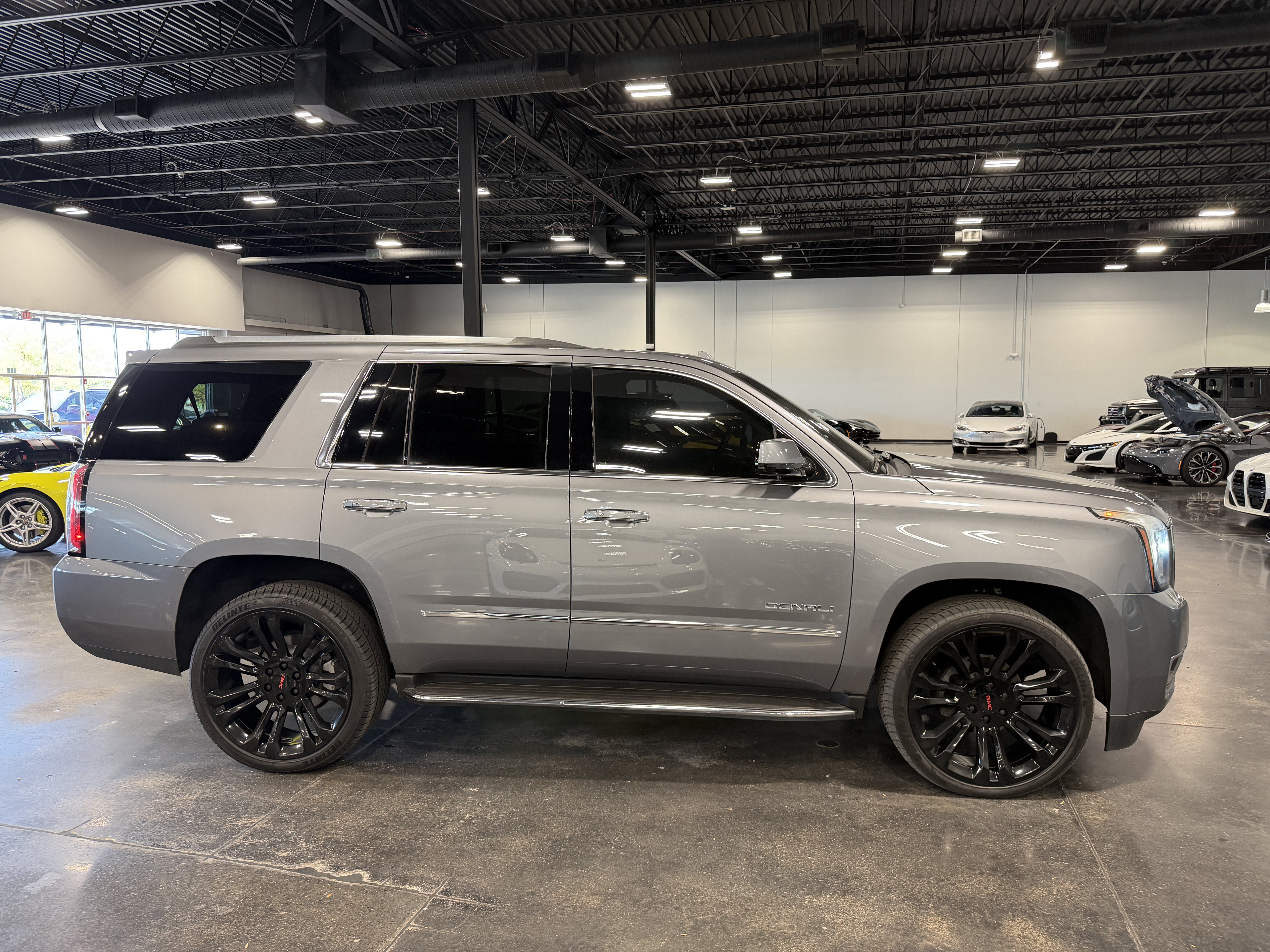 Used 2019 GMC Yukon Denali AWD/4WD image 8
