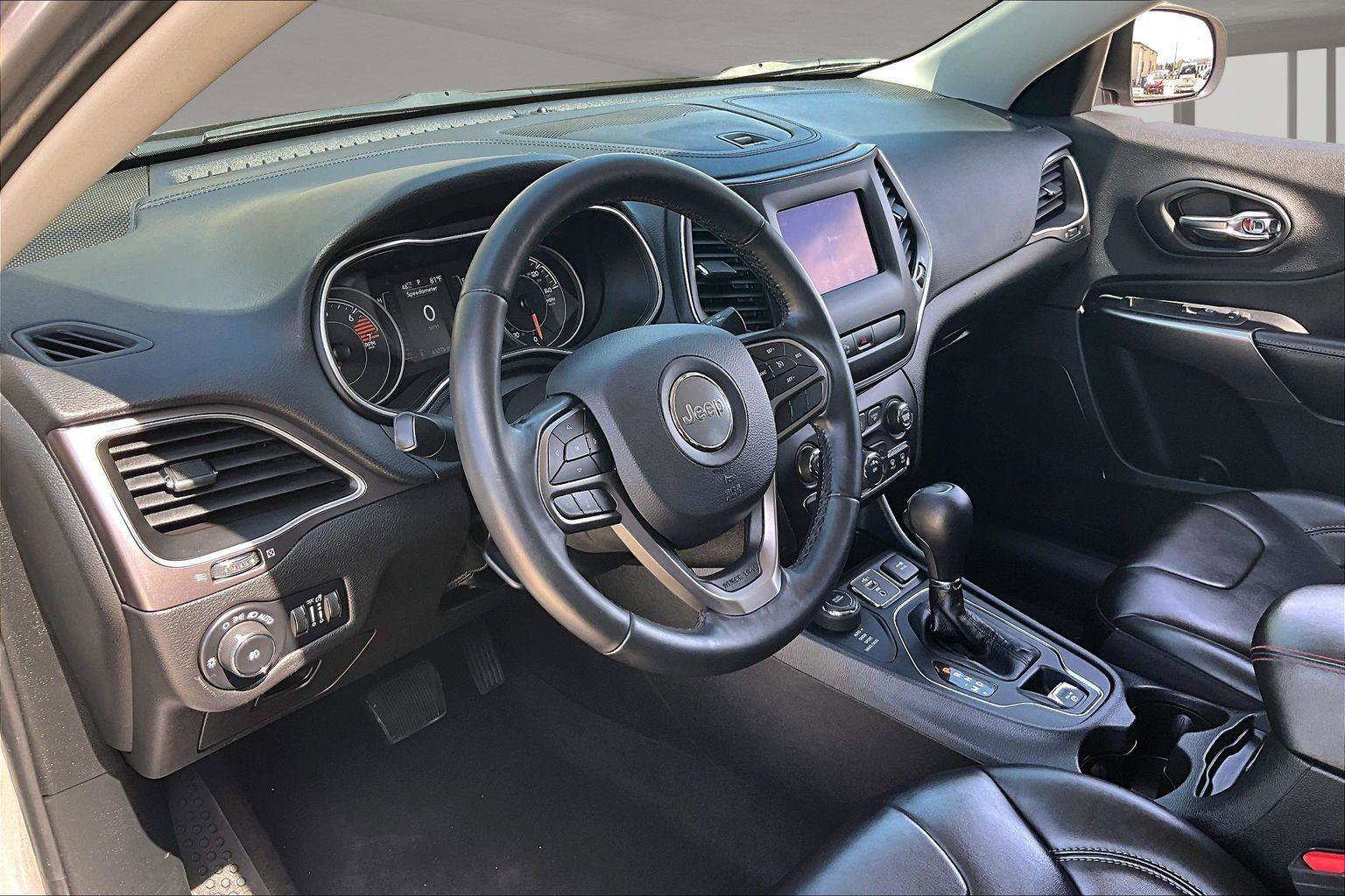 Used 2019 Jeep Cherokee Latitude Plus image 15