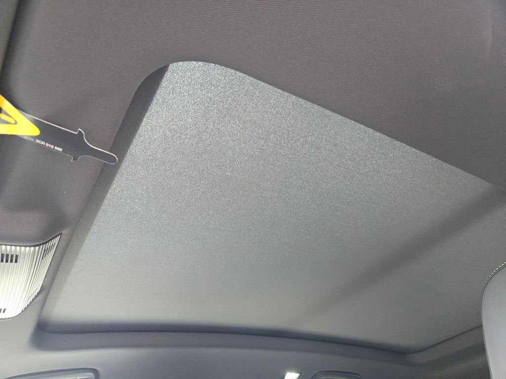 New 2026 Volkswagen Tiguan SE R-Line image 21