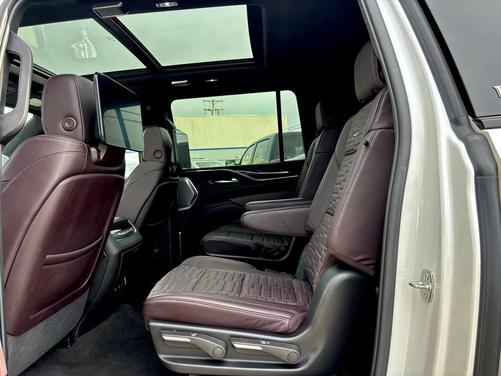 Used 2024 Cadillac Escalade ESV Sport Platinum w/ Heavy-Duty Trailer Package image 11