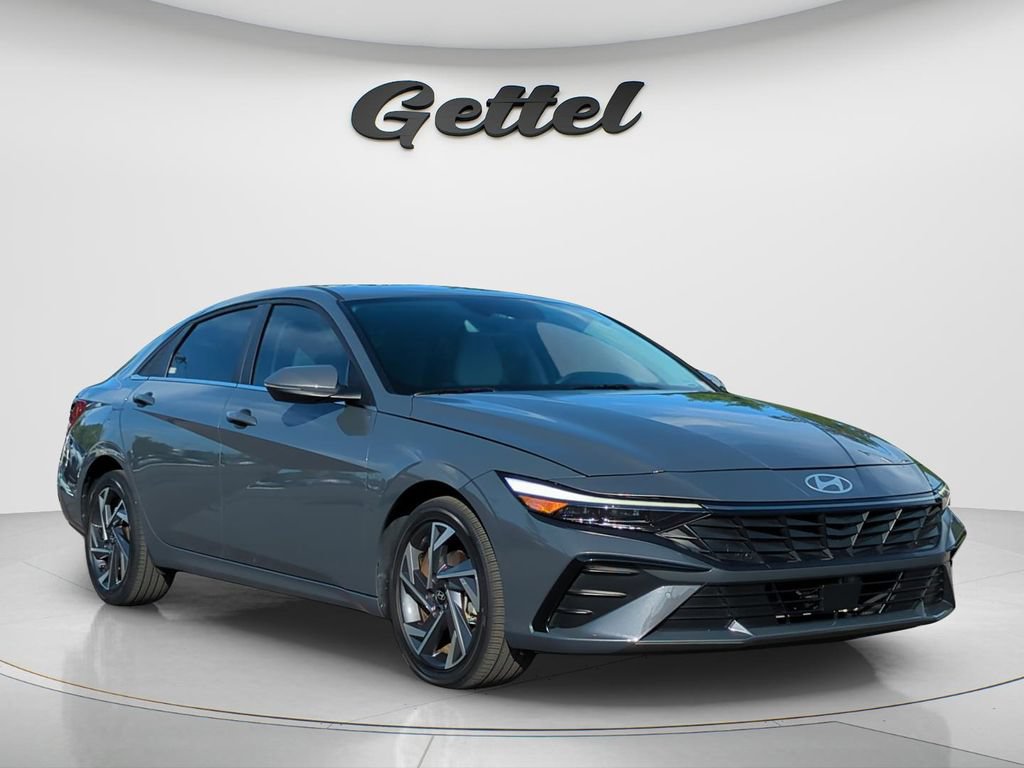 Certified 2024 Hyundai Elantra Limited FWD image 3