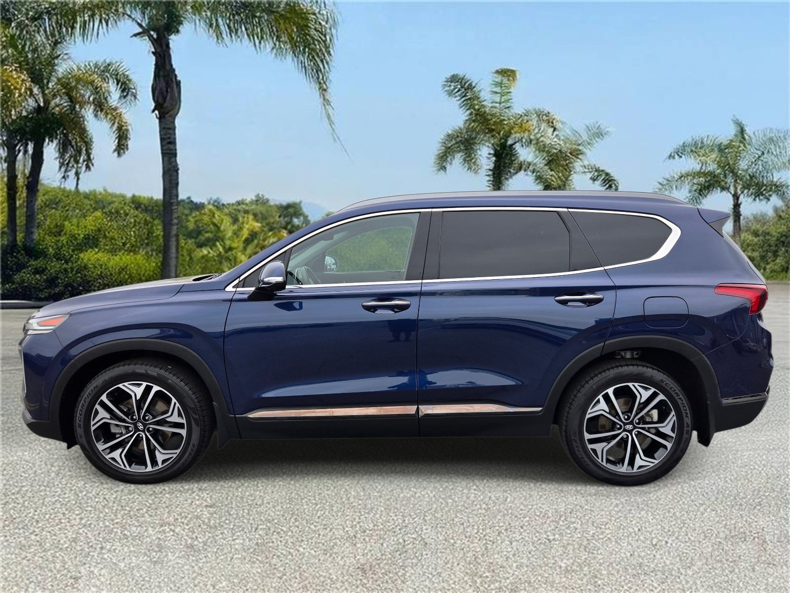 Used 2020 Hyundai Santa Fe Limited FWD image 2