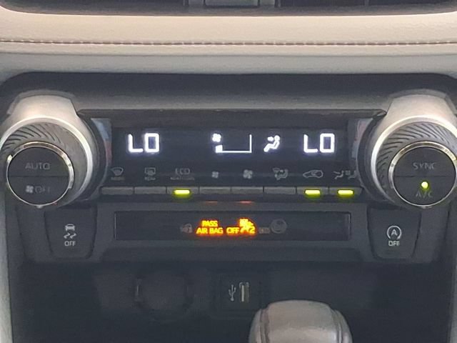 Used 2025 Toyota RAV4 XLE w/ Convenience Package FWD image 5