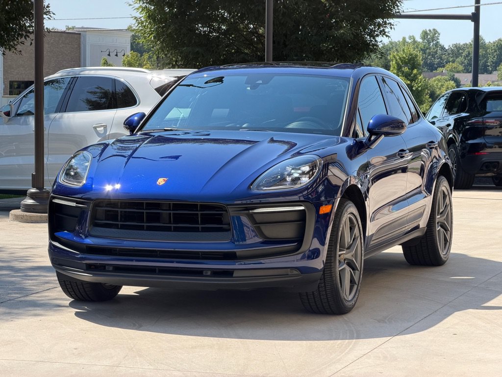 Used 2022 Porsche Macan AWD/4WD image 11