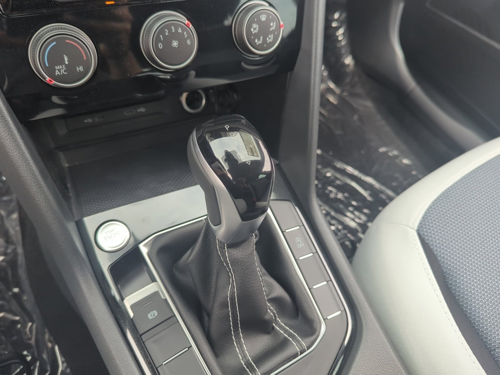 New 2025 Volkswagen Taos S image 15