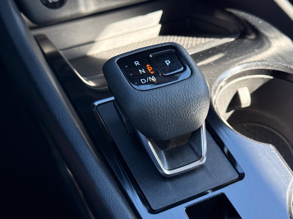 Certified 2024 Nissan Rogue SV FWD image 28