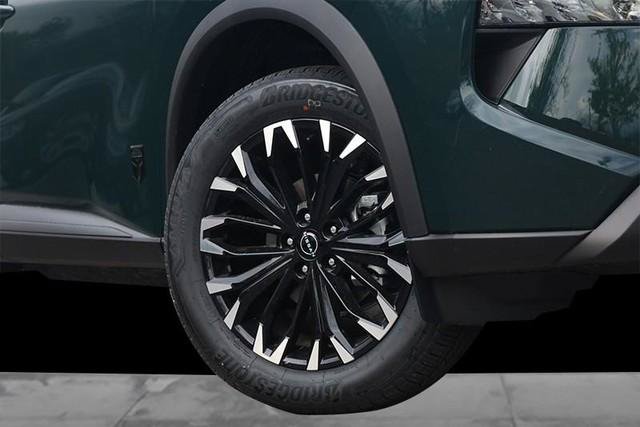 New 2026 Nissan Rogue Dark Armor AWD/4WD image 3