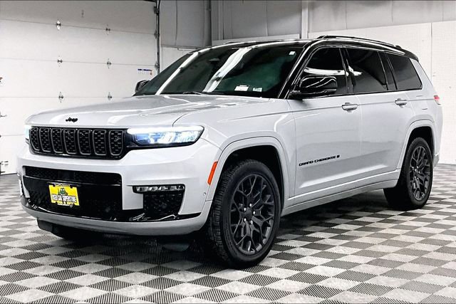 Used 2024 Jeep Grand Cherokee L Summit w/ Advanced Protech Group IV image 12