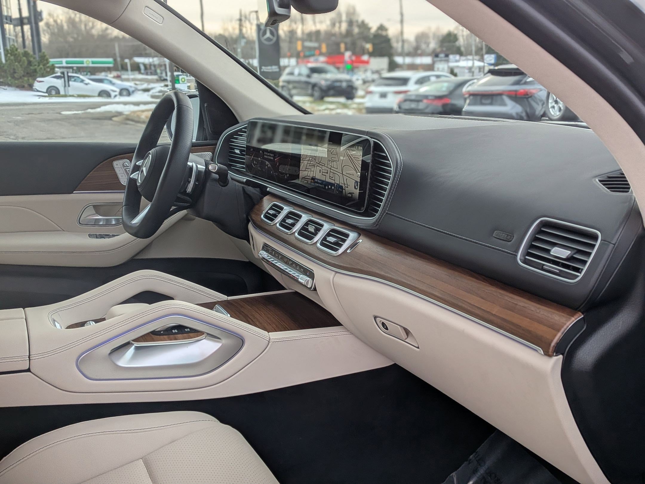 Certified 2025 Mercedes-Benz GLS 450 4MATIC image 44