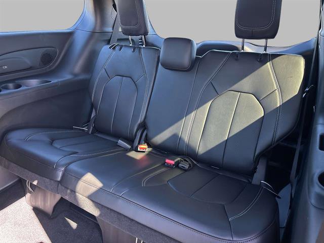 New 2026 Chrysler Pacifica Select image 8