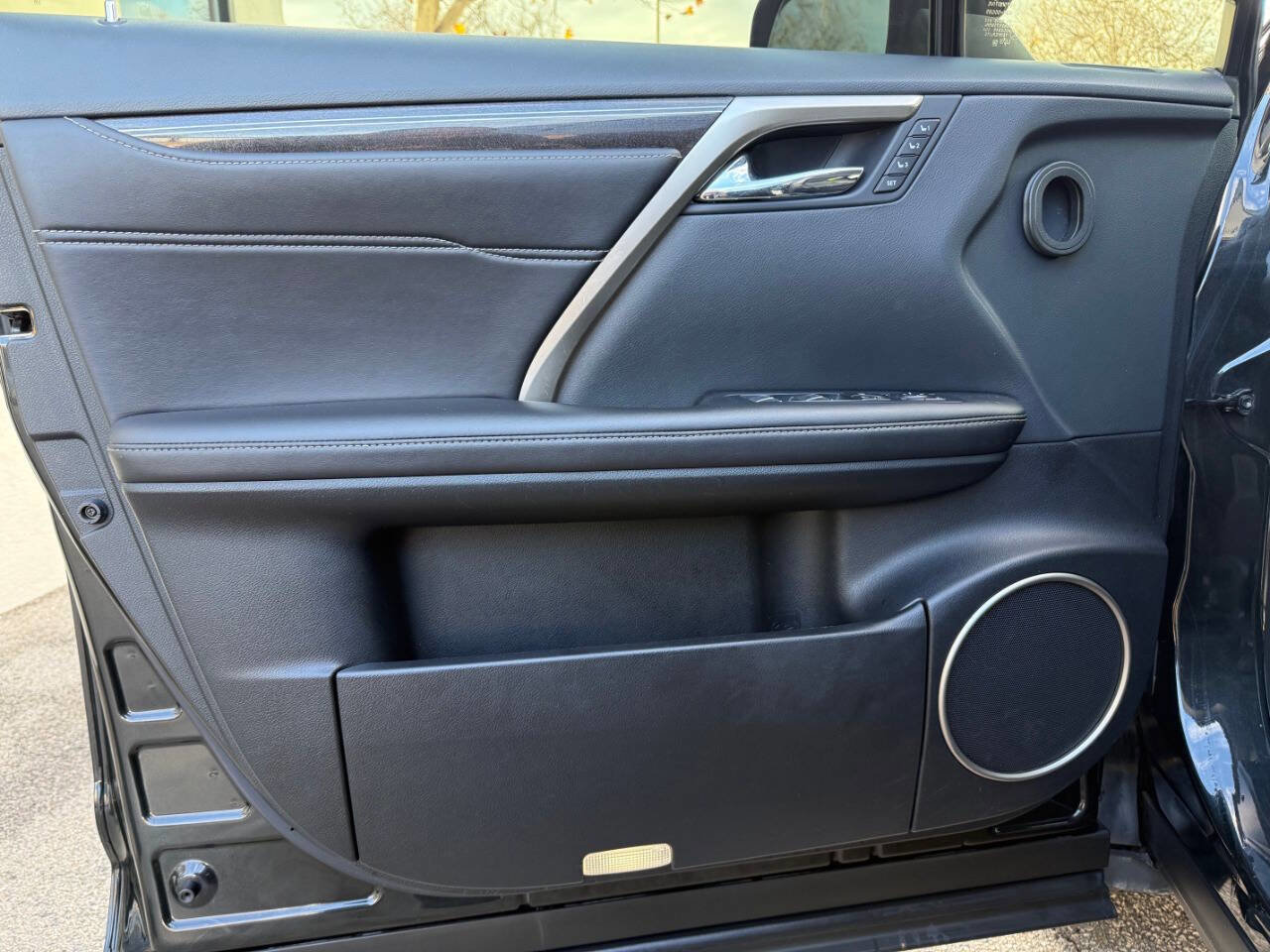 Used 2018 Lexus RX 350L Luxury w/ Accessory Package image 20