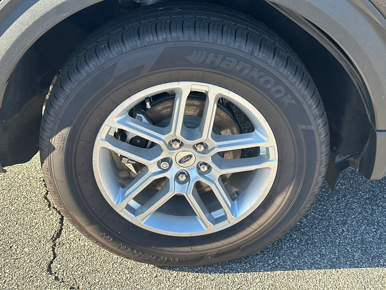 New 2026 Ford Explorer Active RWD image 17