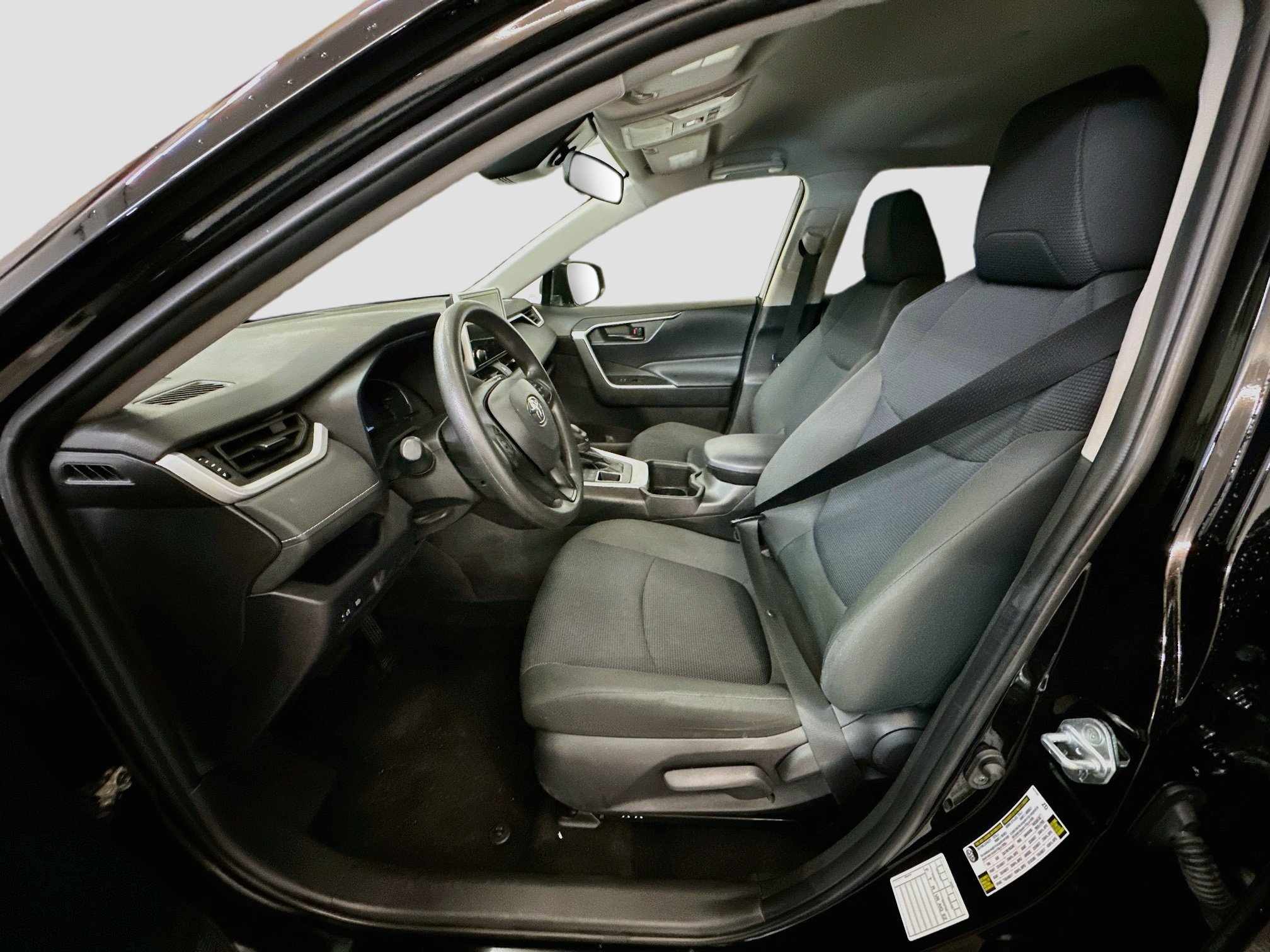 Used 2025 Toyota RAV4 LE AWD/4WD image 13