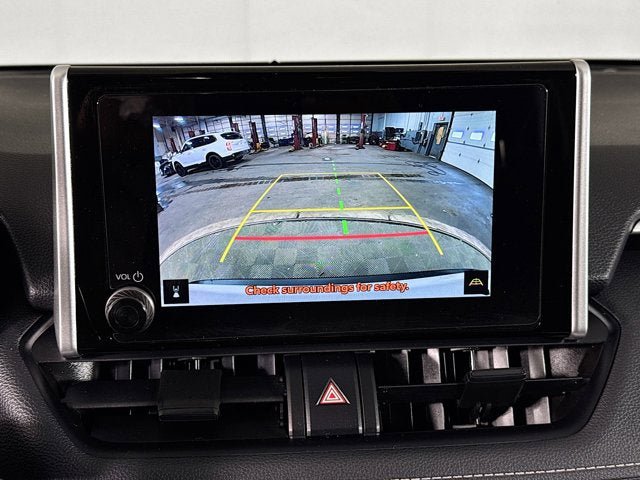 Used 2025 Toyota RAV4 XLE w/ Convenience Package image 11
