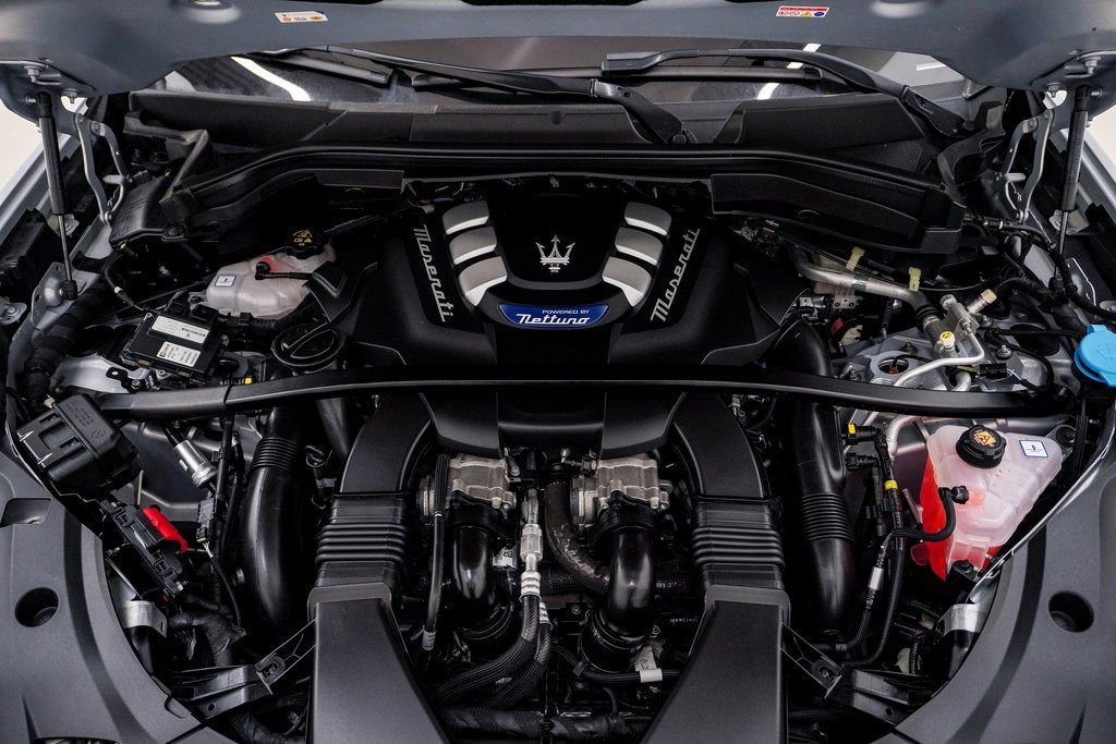 Certified 2024 Maserati Grecale Trofeo image 27