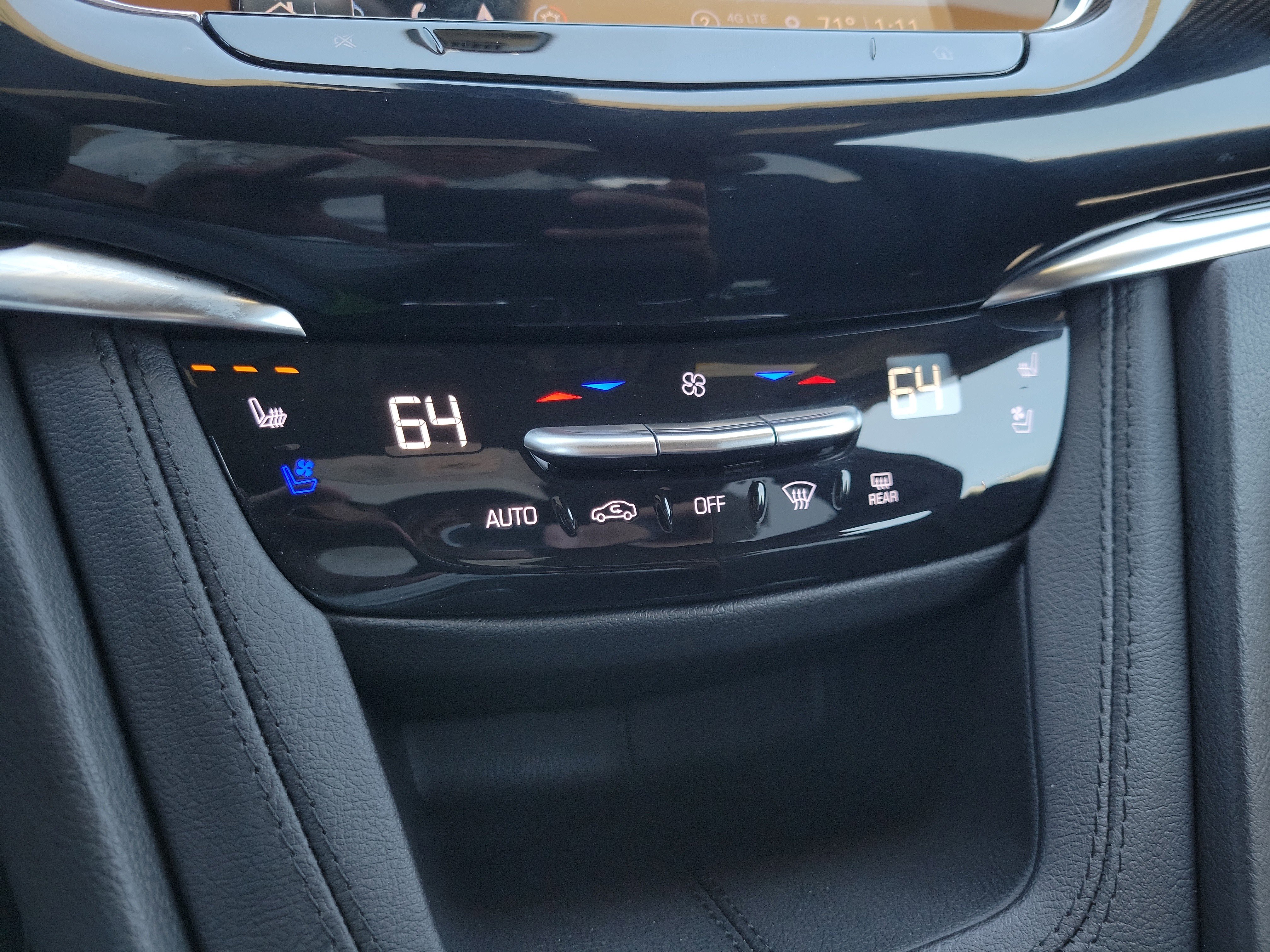 Certified 2025 Cadillac XT6 Premium Luxury w/ Platinum Package image 28