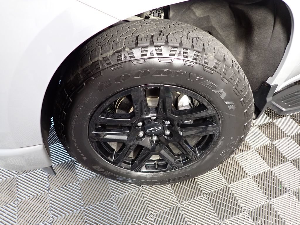 Used 2024 Chevrolet Silverado 1500 RST w/ Z71 Off-Road Package AWD/4WD image 39