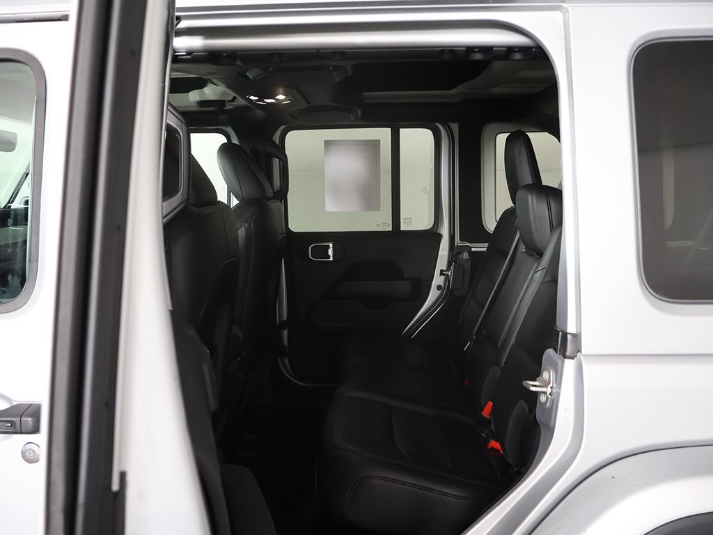 Used 2023 Jeep Wrangler Unlimited Sahara AWD/4WD image 27