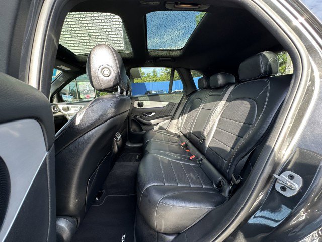 Used 2022 Mercedes-Benz GLC 300 4MATIC image 17