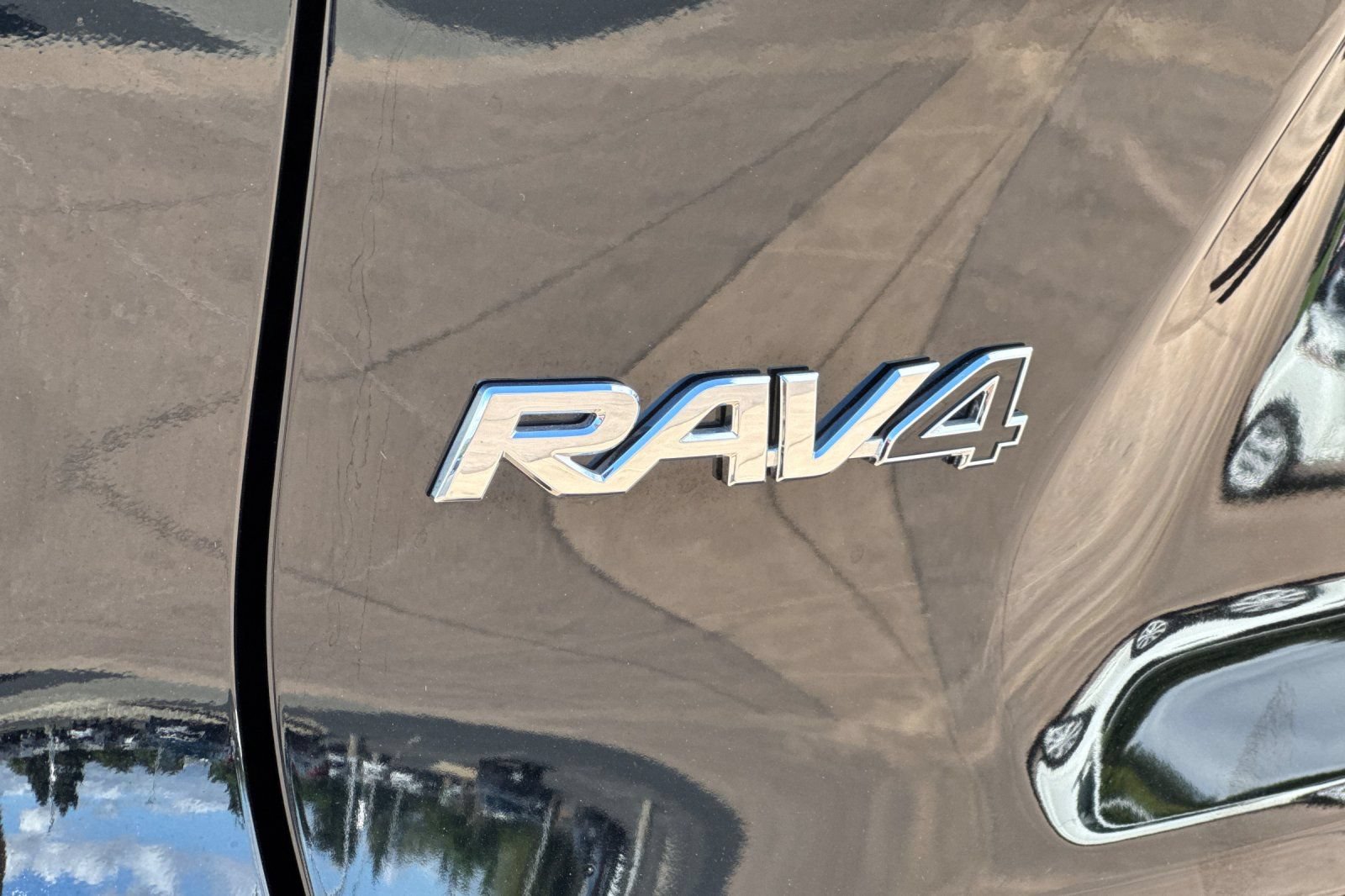 Certified 2022 Toyota RAV4 LE AWD/4WD image 33