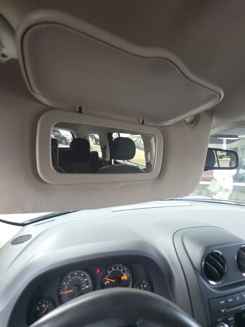 Used 2015 Jeep Patriot Latitude AWD/4WD image 24