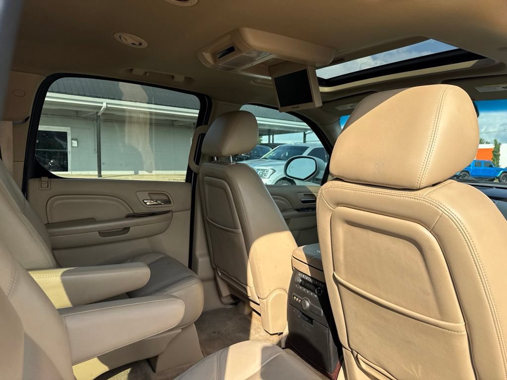 Used 2012 Cadillac Escalade ESV Luxury AWD/4WD image 36