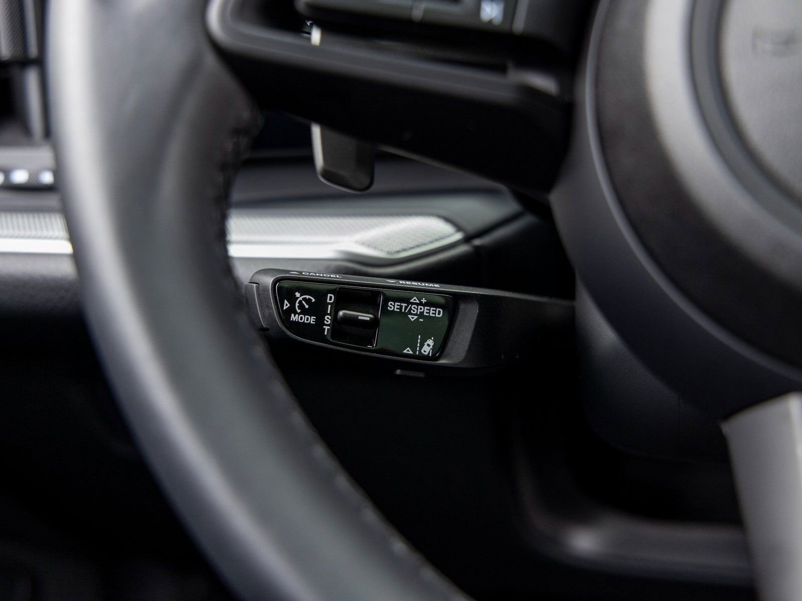 Certified 2025 Porsche Cayenne image 31