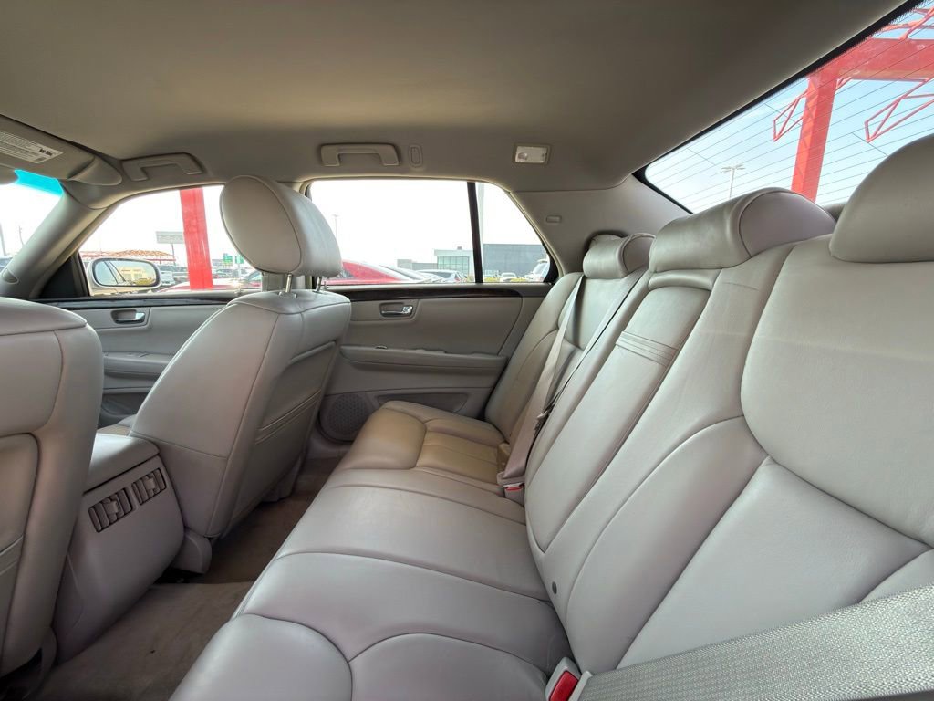 Used 2009 Cadillac DTS w/ Trunk Convenience Package image 28