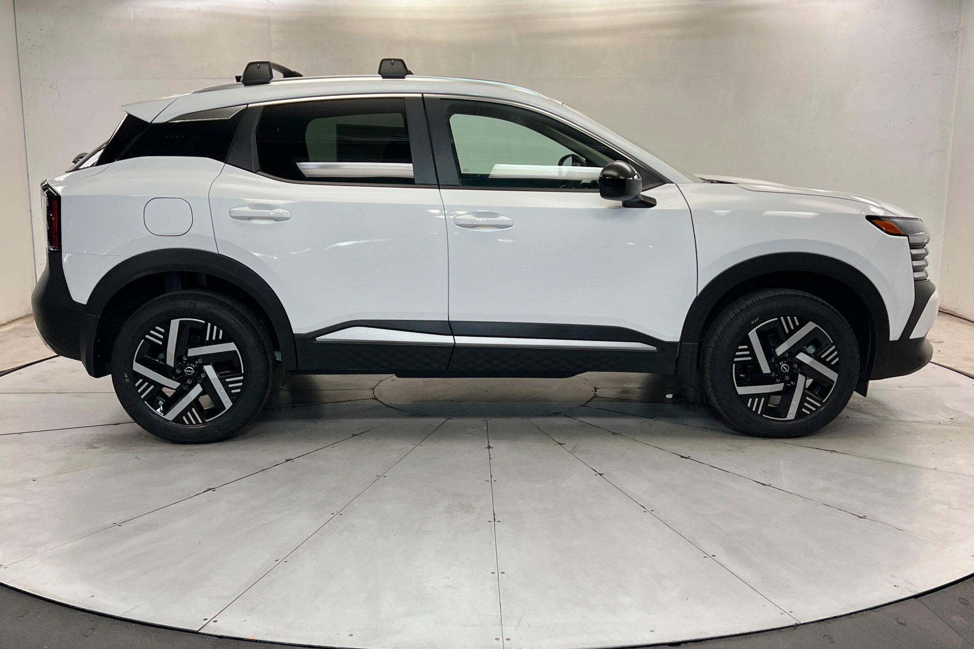 New 2026 Nissan Kicks SV w/ Cold Weather Package FWD image 6