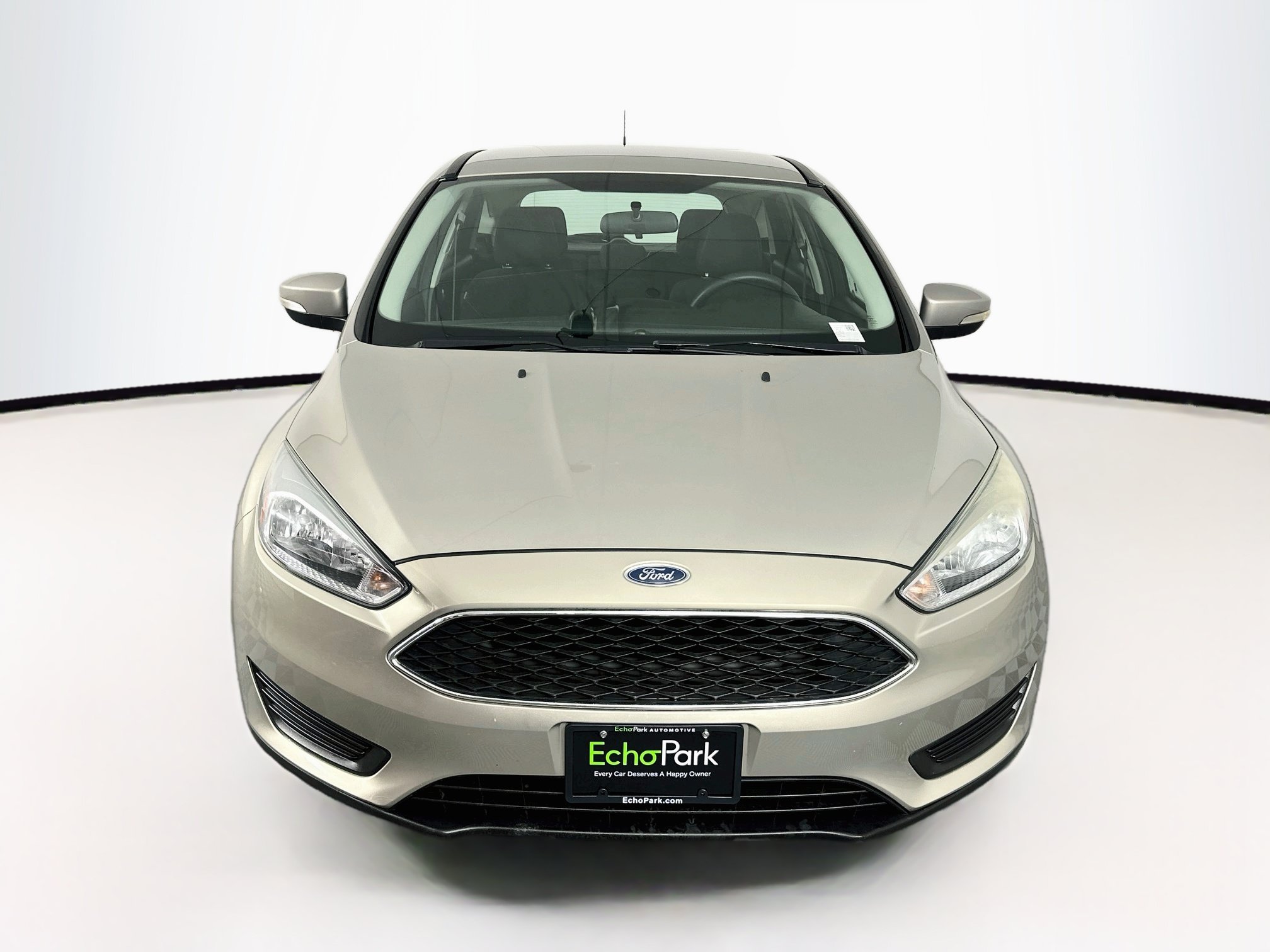 Used 2015 Ford Focus SE FWD image 2