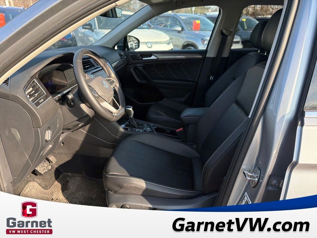 Certified 2024 Volkswagen Tiguan SE w/ Panoramic Sunroof Package image 7