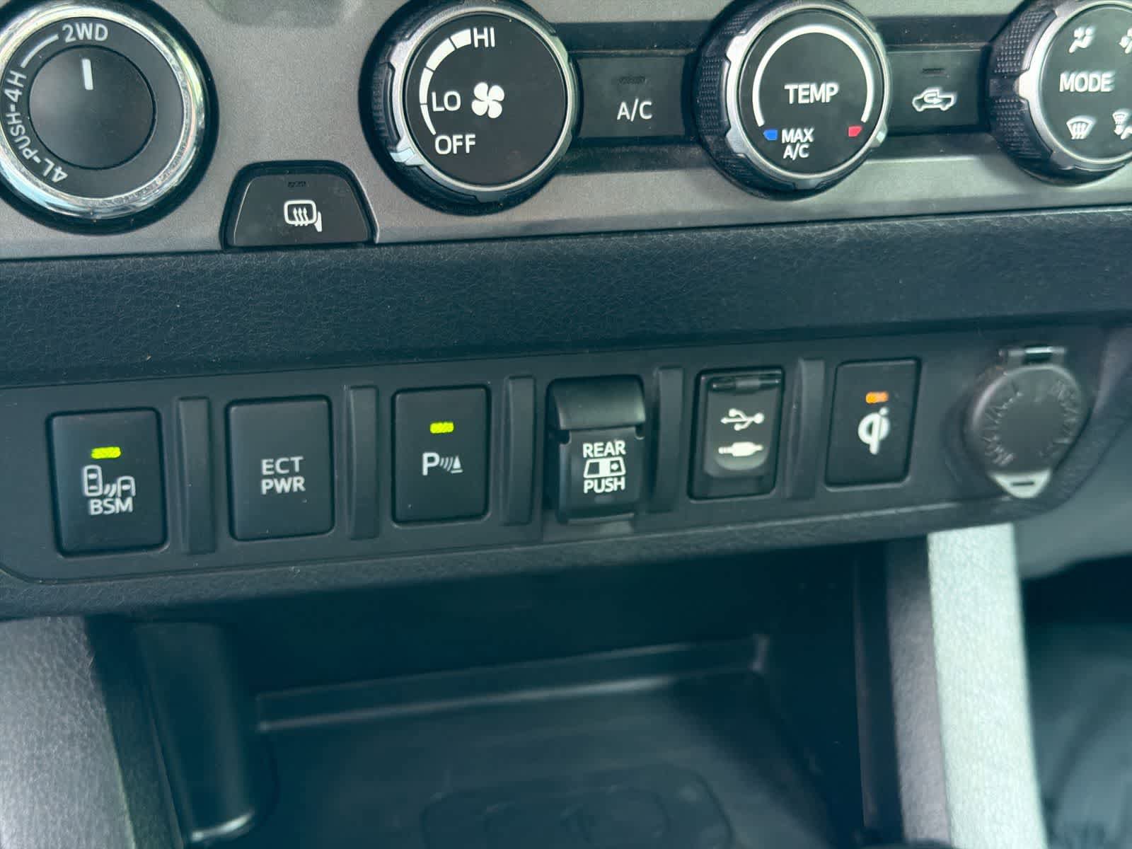 Used 2019 Toyota Tacoma TRD Sport w/ Technology Package AWD/4WD image 31