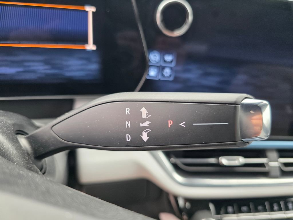 Used 2025 Chevrolet Equinox EV LT image 18