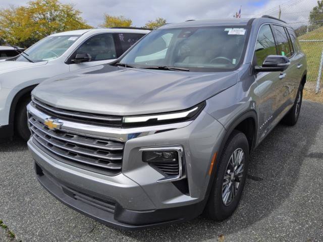 Used 2026 Chevrolet Traverse LT w/ Driver Confidence Package FWD image 1