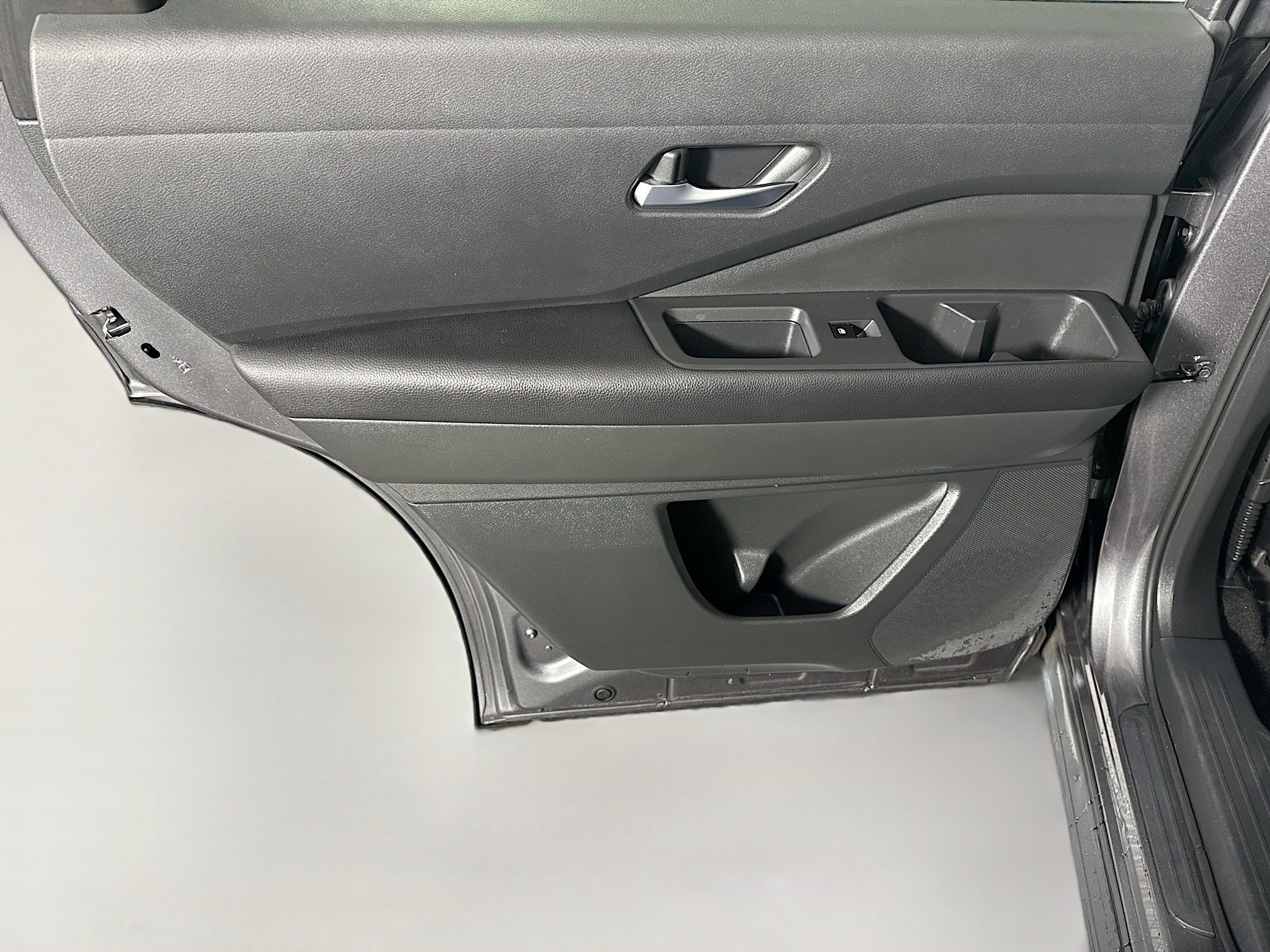 Used 2022 Nissan Pathfinder SV FWD image 26