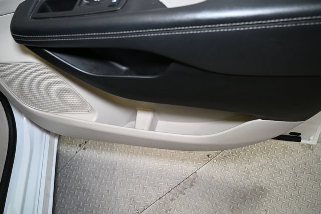 Used 2023 Chrysler Pacifica Limited FWD image 66