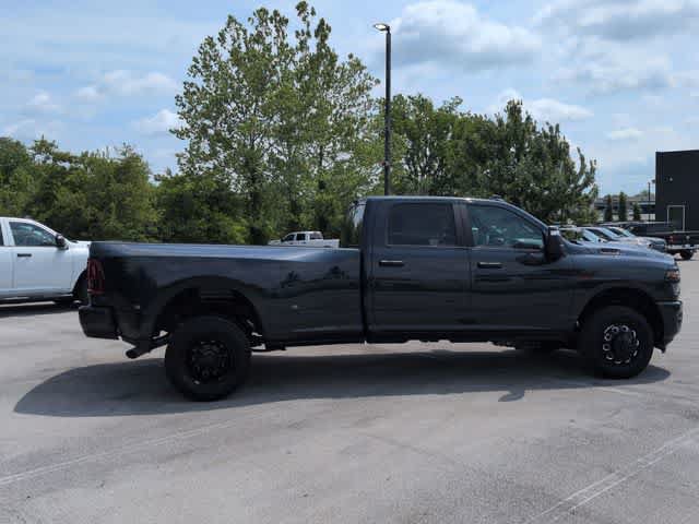 New 2026 RAM 3500 Big Horn AWD/4WD image 9