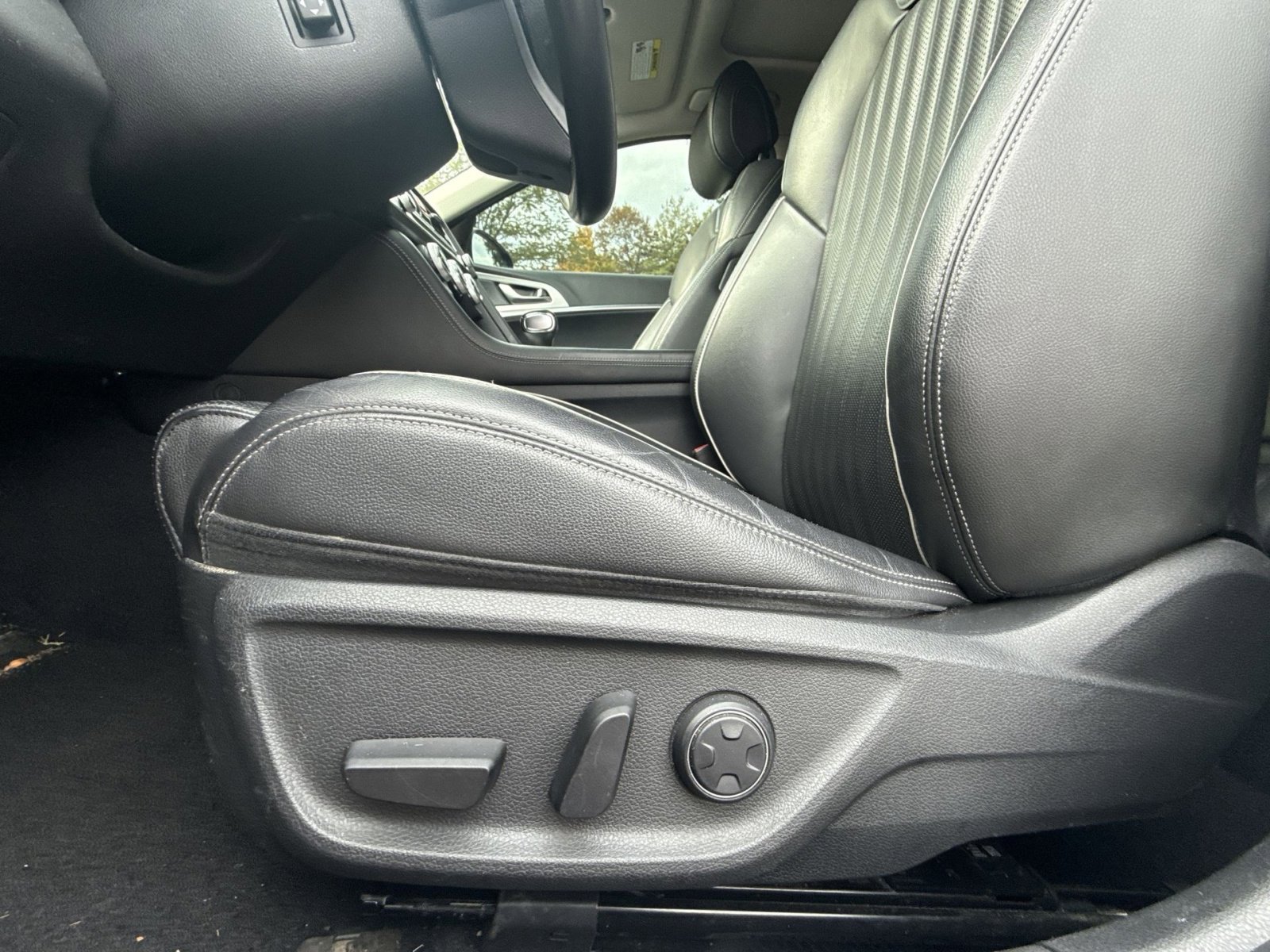 Used 2021 Genesis G70 2.0T w/ Elite Package image 14