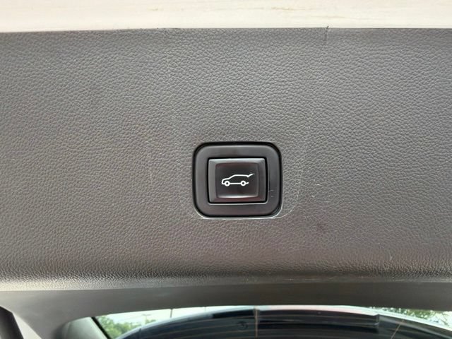 Used 2023 Chevrolet Traverse LT AWD/4WD image 27