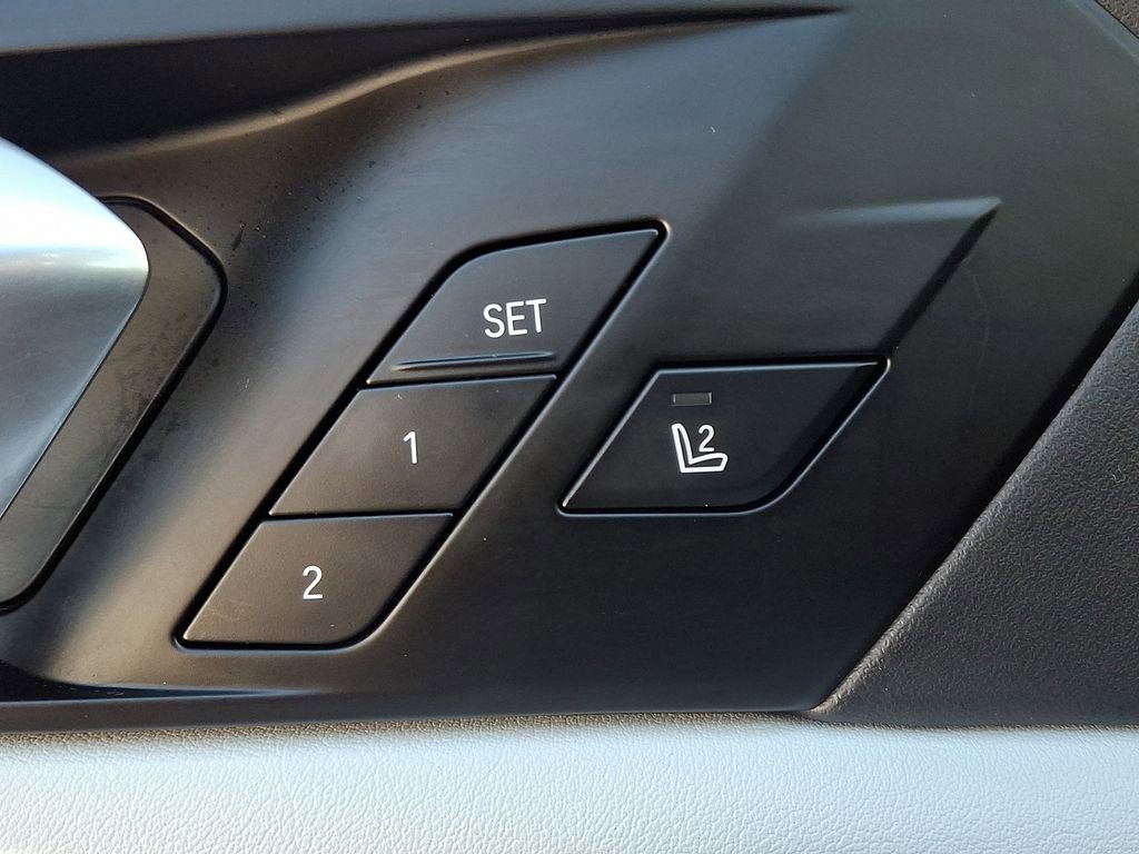 Used 2026 BMW X5 xDrive40i w/ M Sport Package image 27