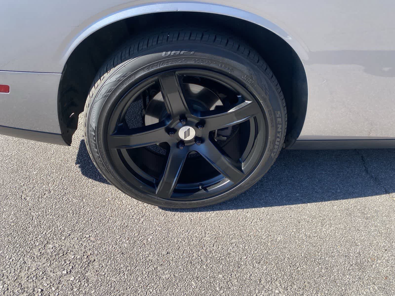Used 2018 Dodge Challenger R/T RWD image 5