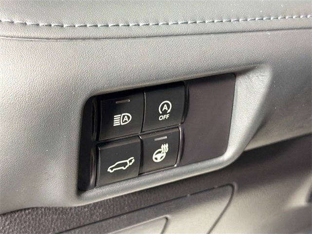 Used 2023 Toyota Highlander L image 10