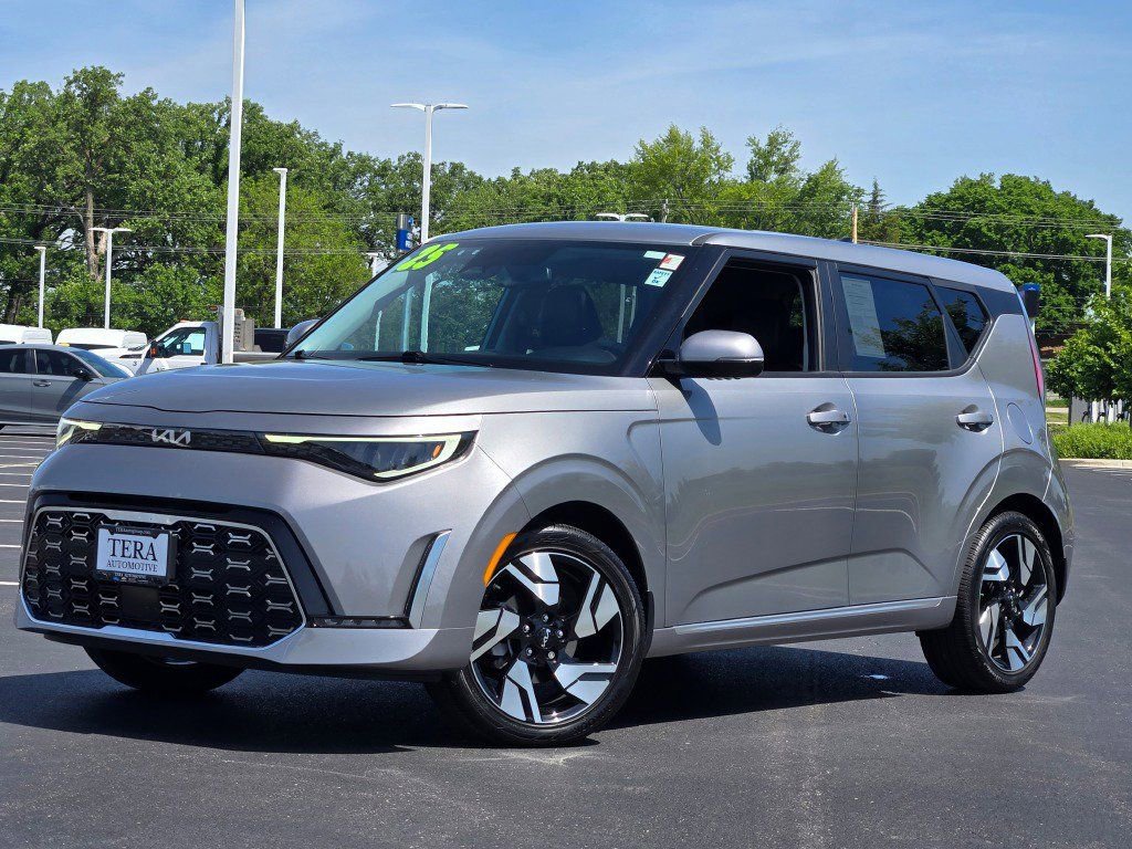 Used 2025 Kia Soul GT-Line w/ GT-Line Technology Package FWD image 1
