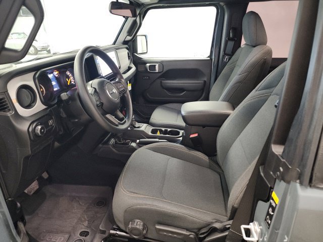 Used 2026 Jeep Wrangler Sport AWD/4WD image 15