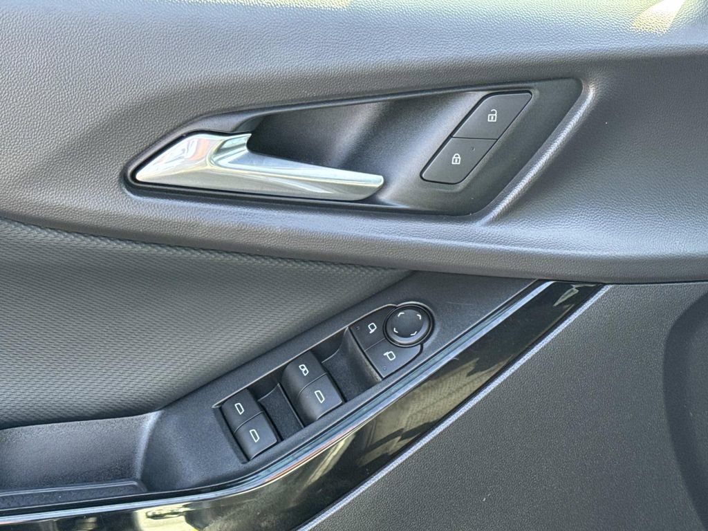 Certified 2025 Chevrolet Equinox LT FWD image 19
